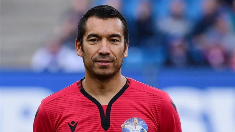 Van Bronckhorst: 'Hij weet hoe het in het voetbal gaat'