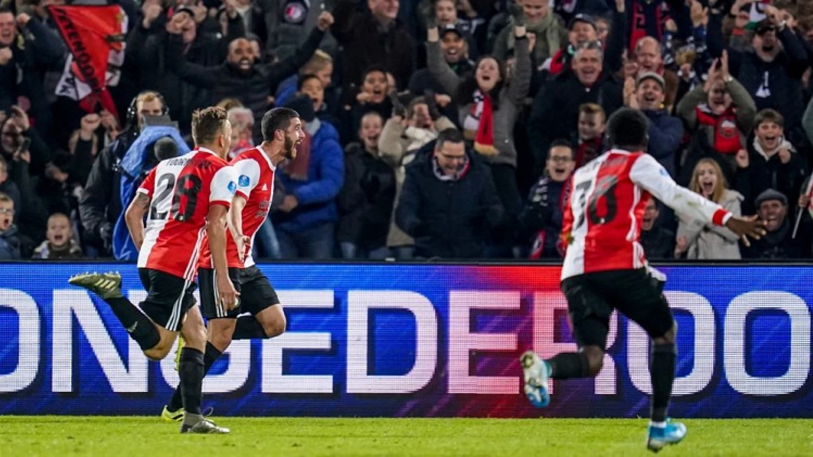 De kranten: 'Feyenoord ontsnapt aan een afgang tegen RKC'