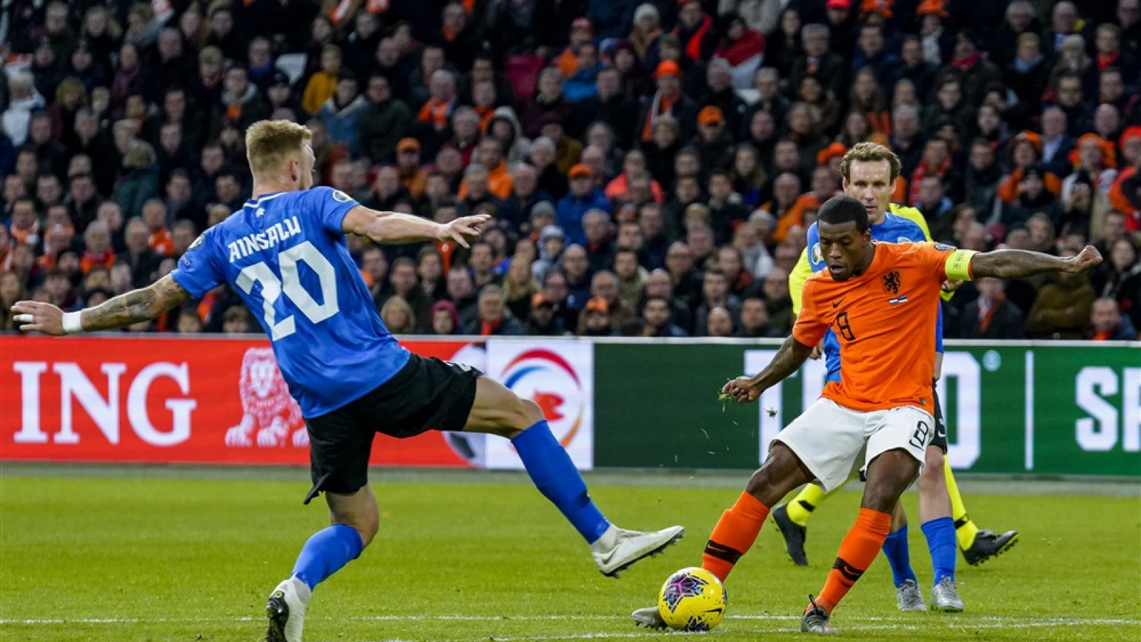 Oranje wint door hattrick Wijnaldum van Estland
