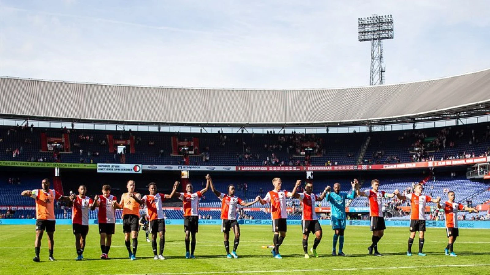 Veel afwezigen op training, een geblesseerde basisspeler keert terug op veld