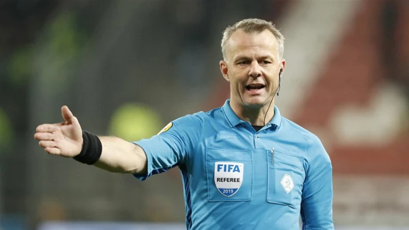 Björn Kuipers scheidsrechter tijdens wedstrijd tussen FC Utrecht en Feyenoord
