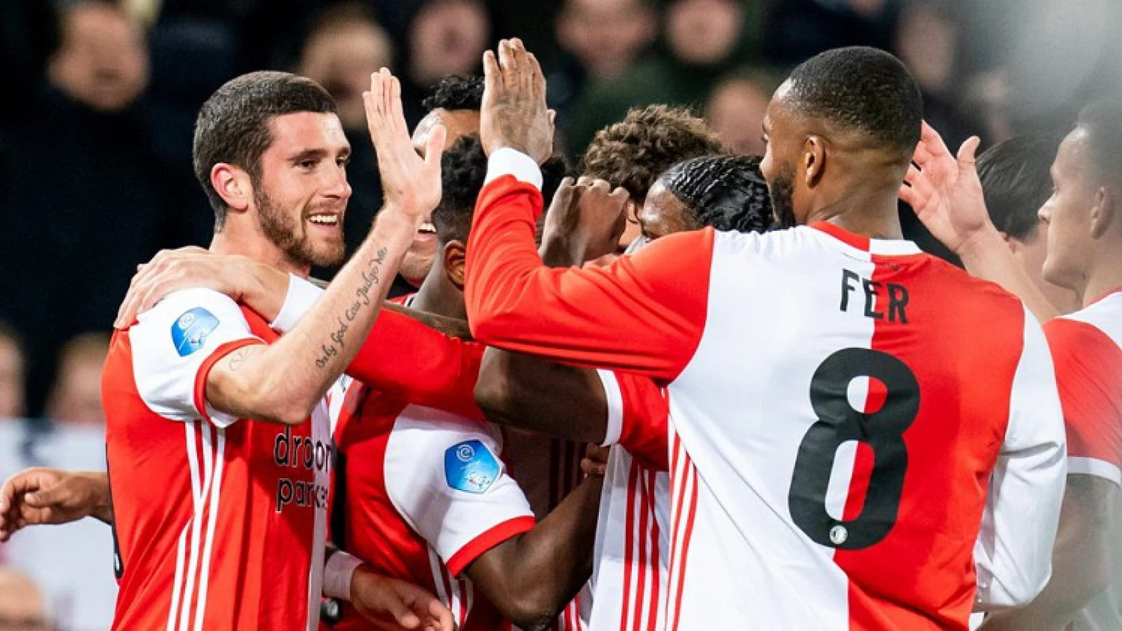 STAND | Feyenoord blijft derde na winst op FC Emmen