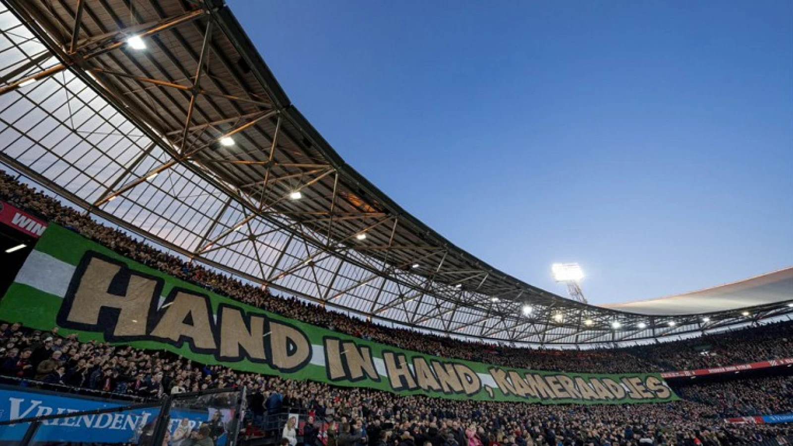 VIDEO | 'Je voelt de Kuip trillen, ik voel me één met alle Feyenoord-supporters'