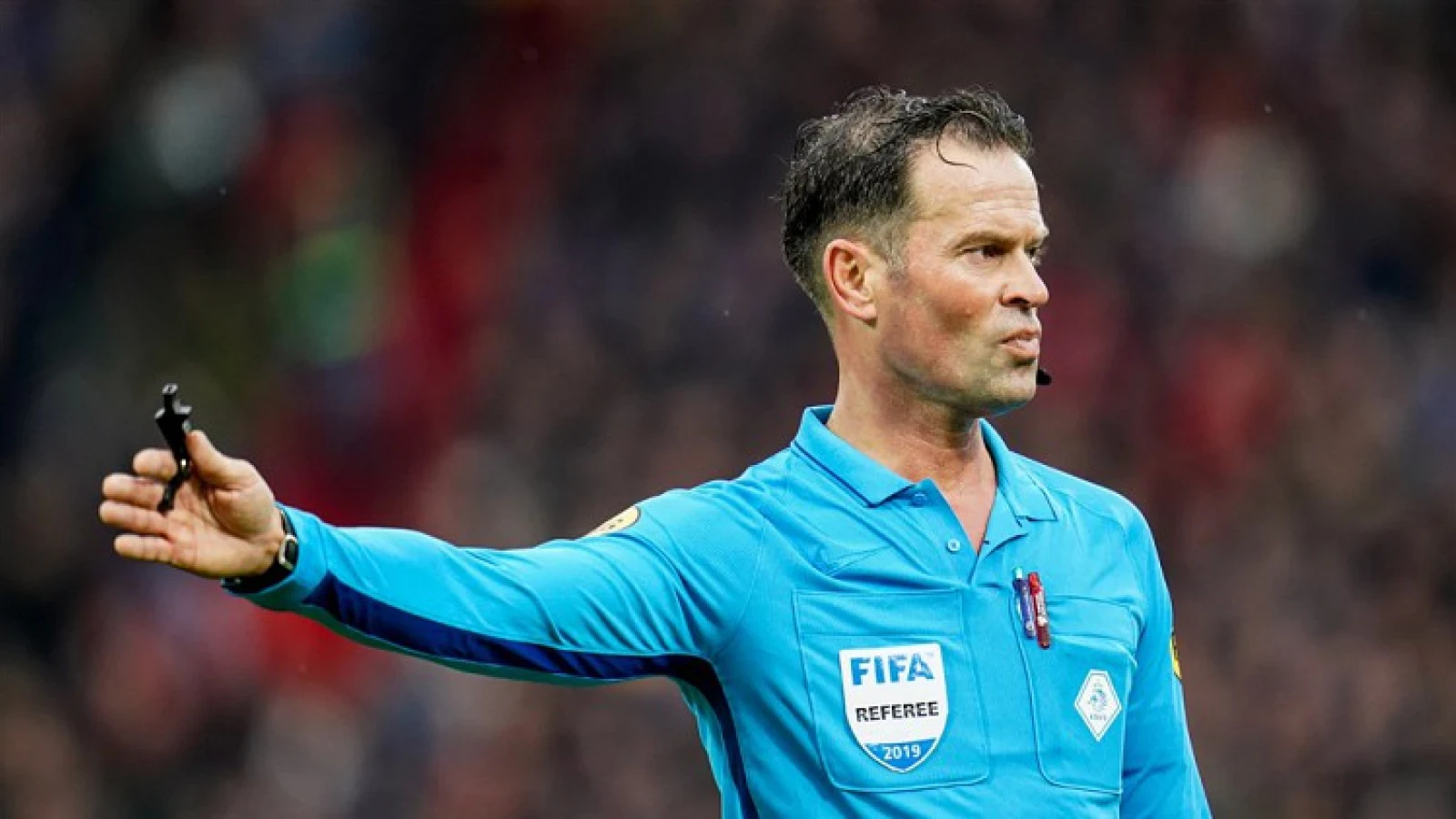 Bas Nijhuis scheidsrechter tijdens wedstrijd tussen Feyenoord en Fortuna Sittard