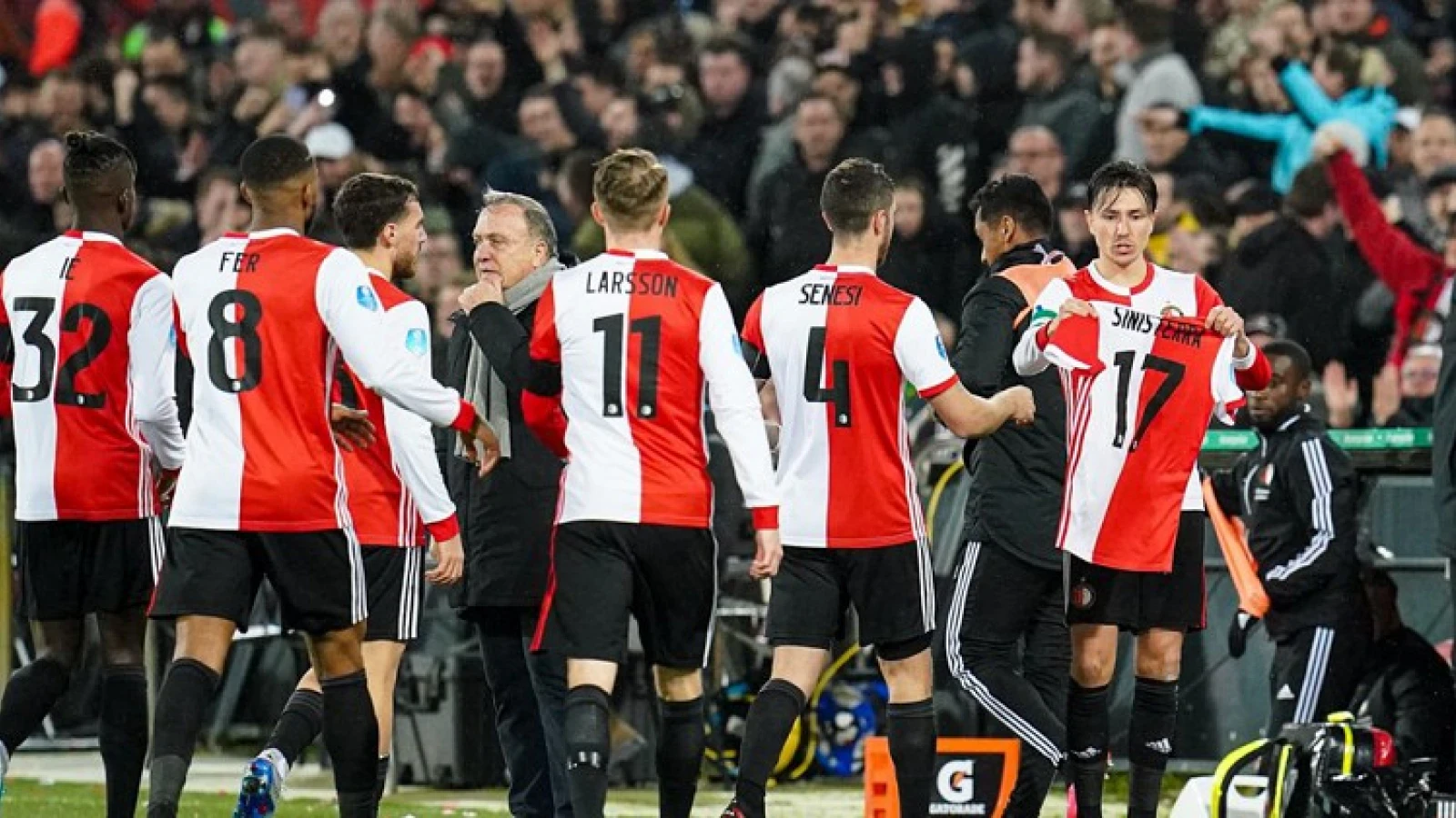 STAND | Feyenoord loopt in op koploper Ajax