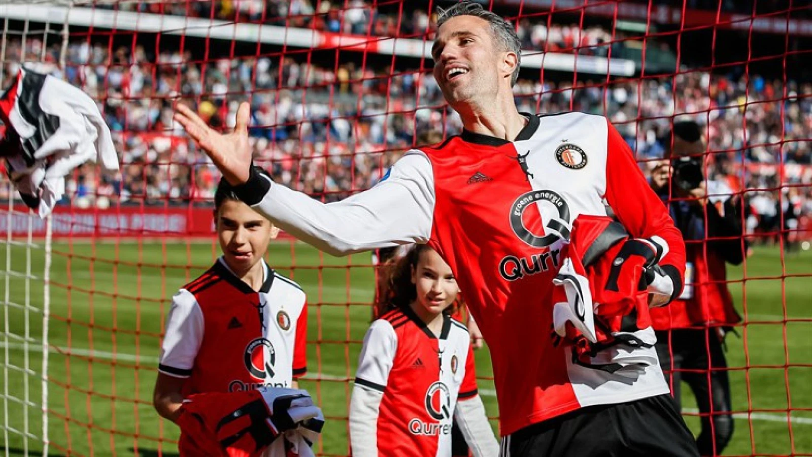 Van Persie maakt debuut als spitsentrainer op 1908