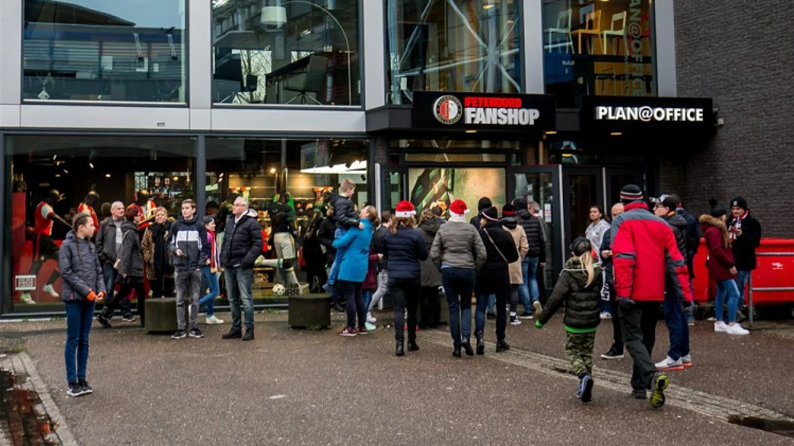 Ook Feyenoord Fanshops sluiten deuren 