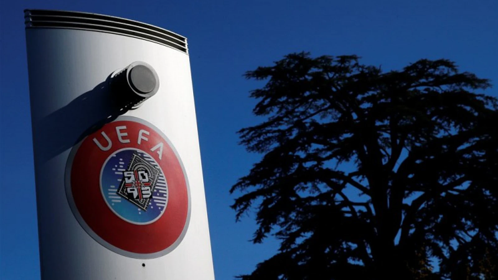 UEFA waarschuwt bonden en laat mogelijke sancties weten