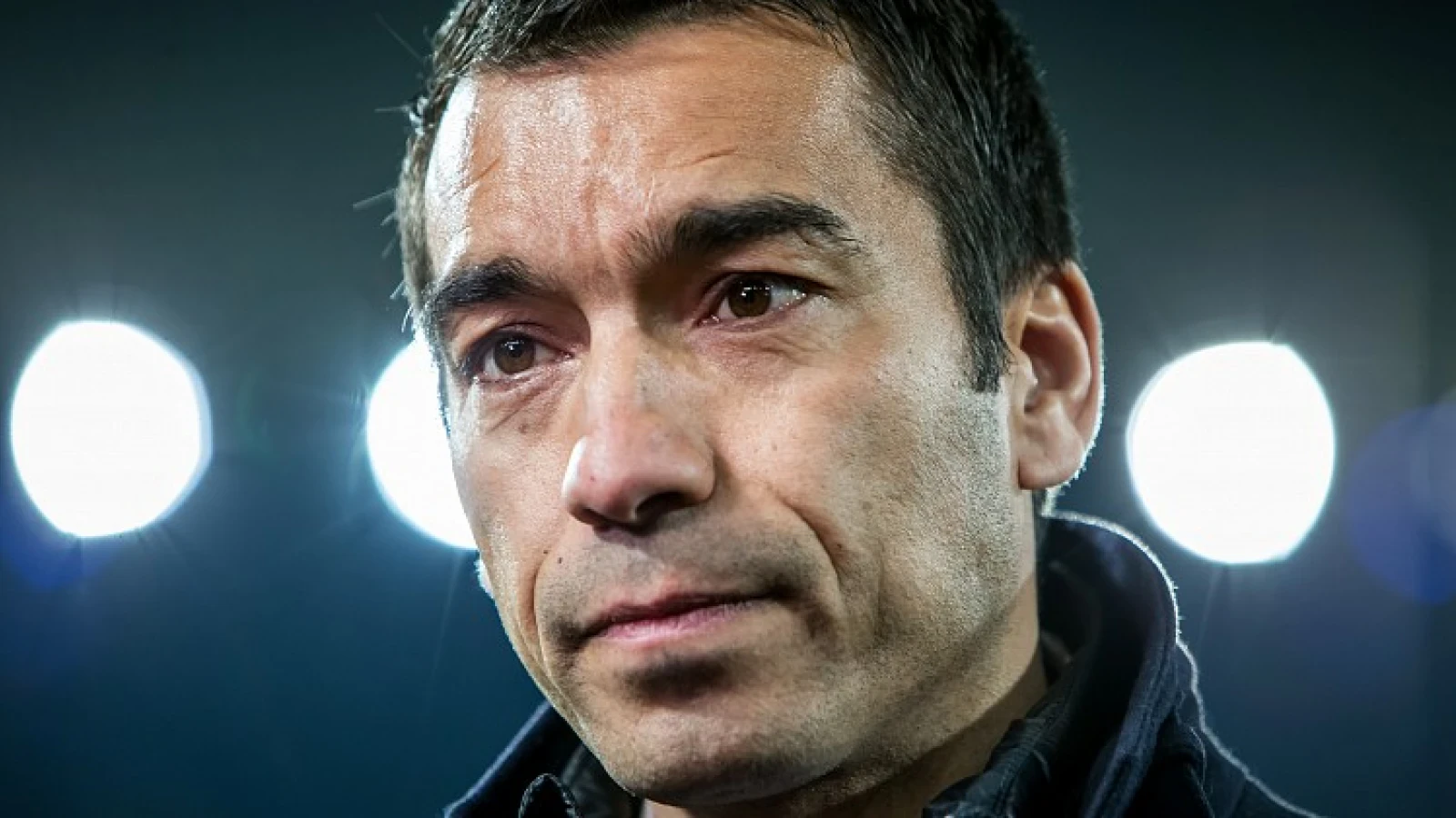 Van Bronckhorst geeft toe: 'Daar denk ik nog vaak aan terug'