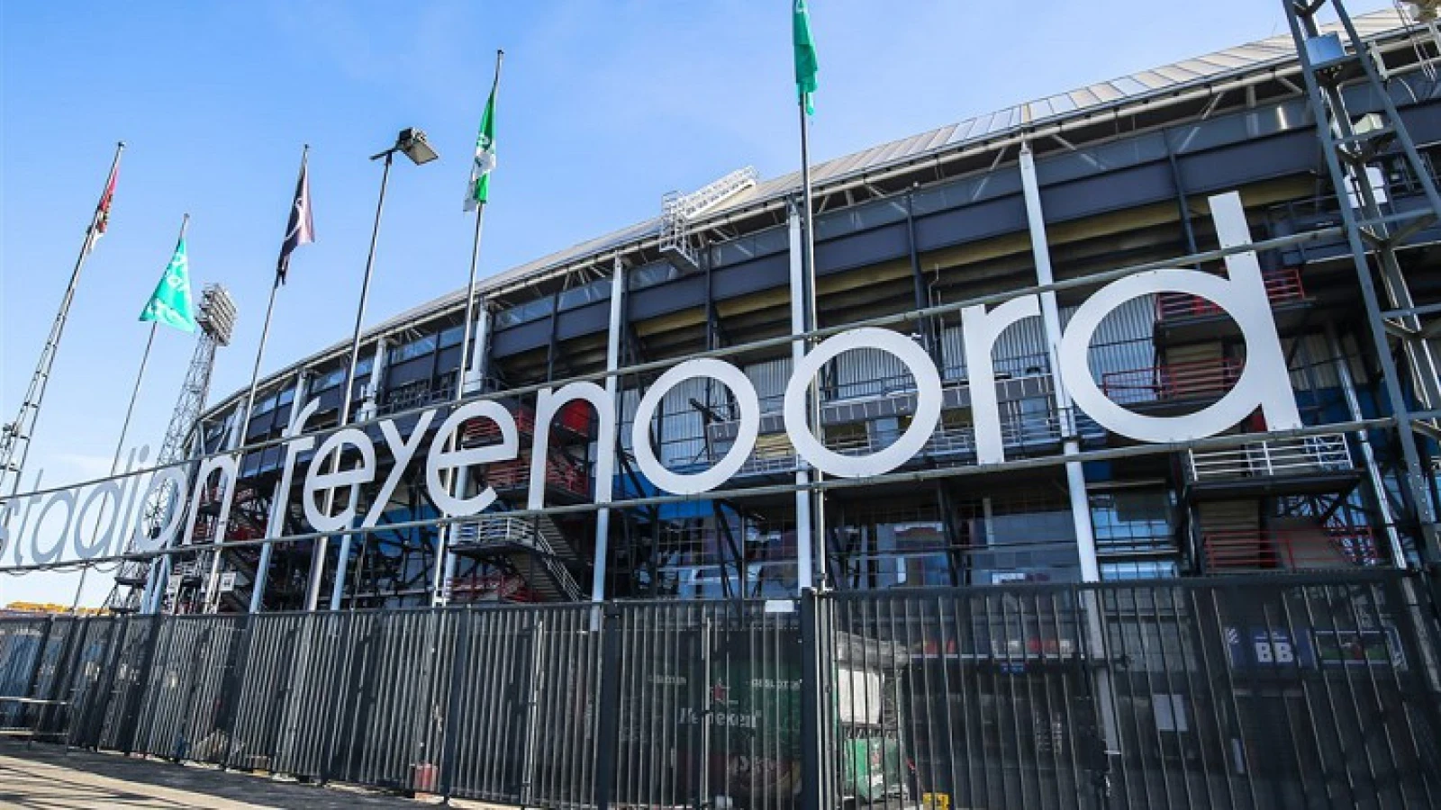 Feyenoord stelt besluit rondom Feyenoord City opnieuw uit