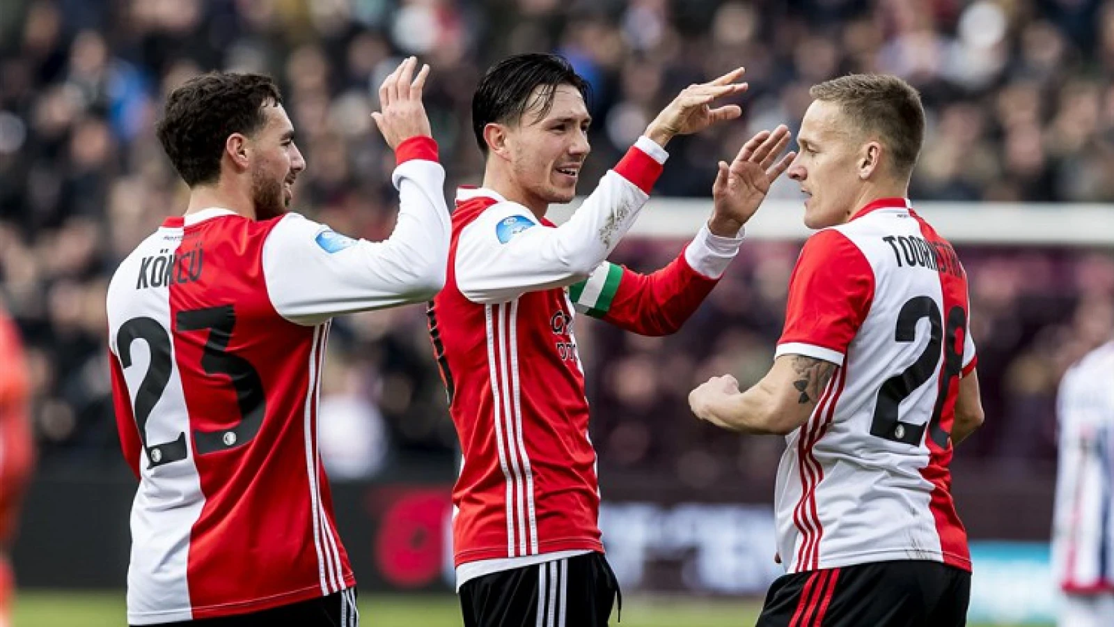 Spelersgroep Feyenoord akkoord over salarisverlaging