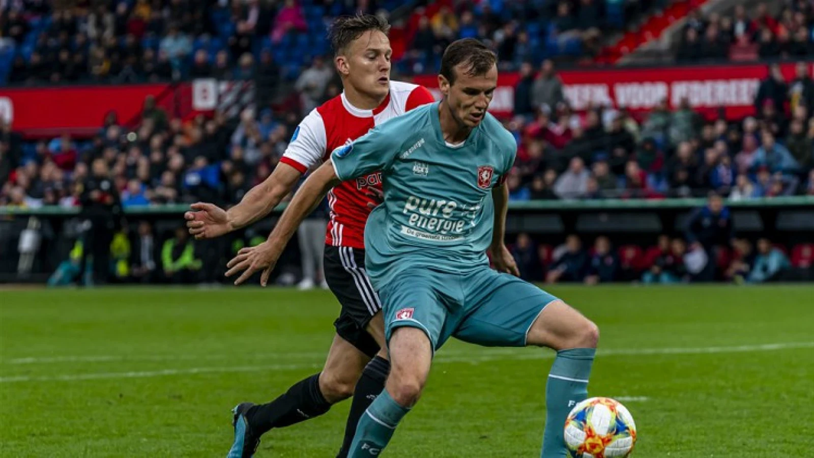 FC Twente-directeur reageert op corona-situatie Feyenoord