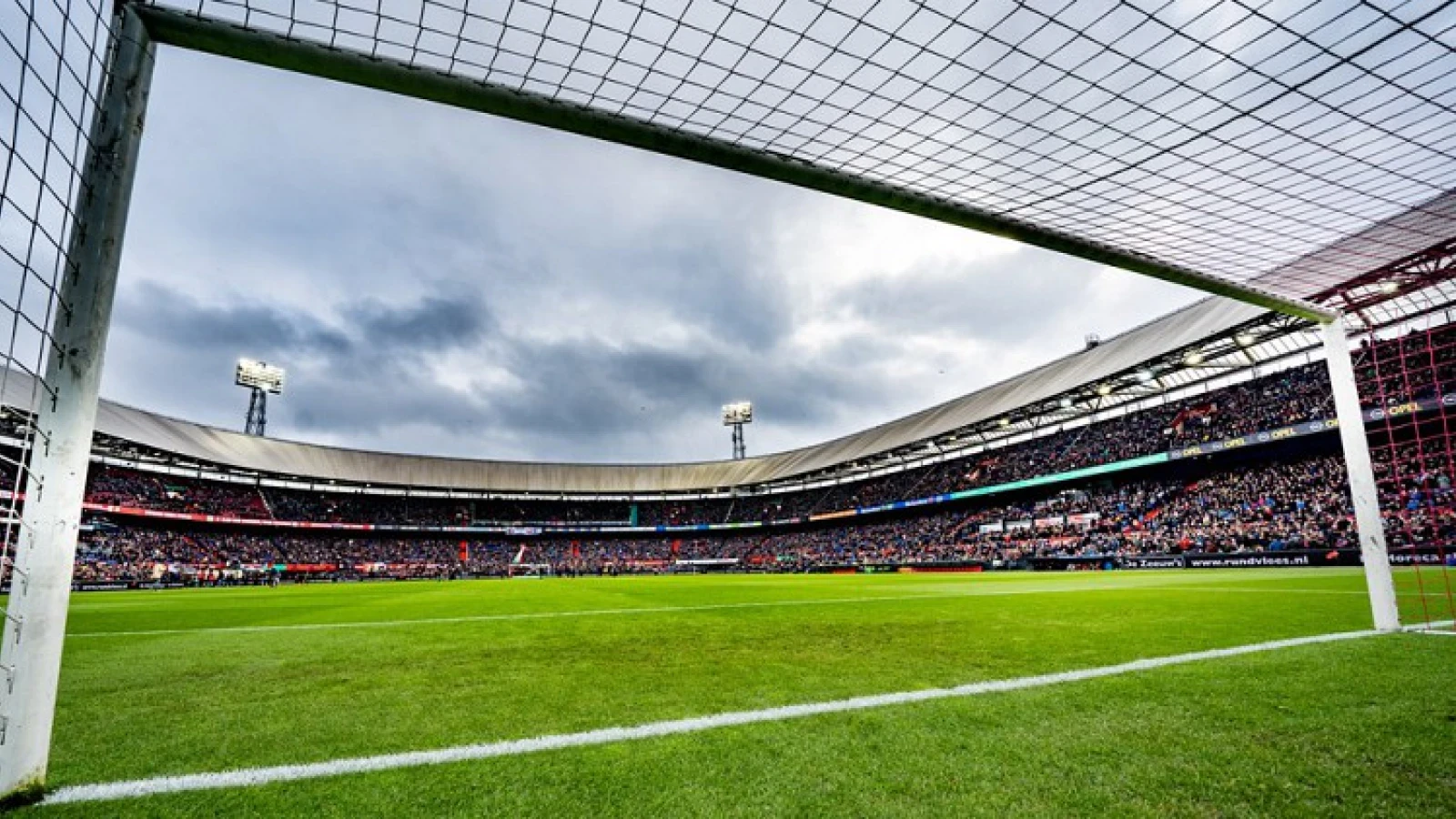 Feyenoordsupporter droomt van schitteren in de Kuip: 'Heb zelfs Advocaat een berichtje gestuurd'