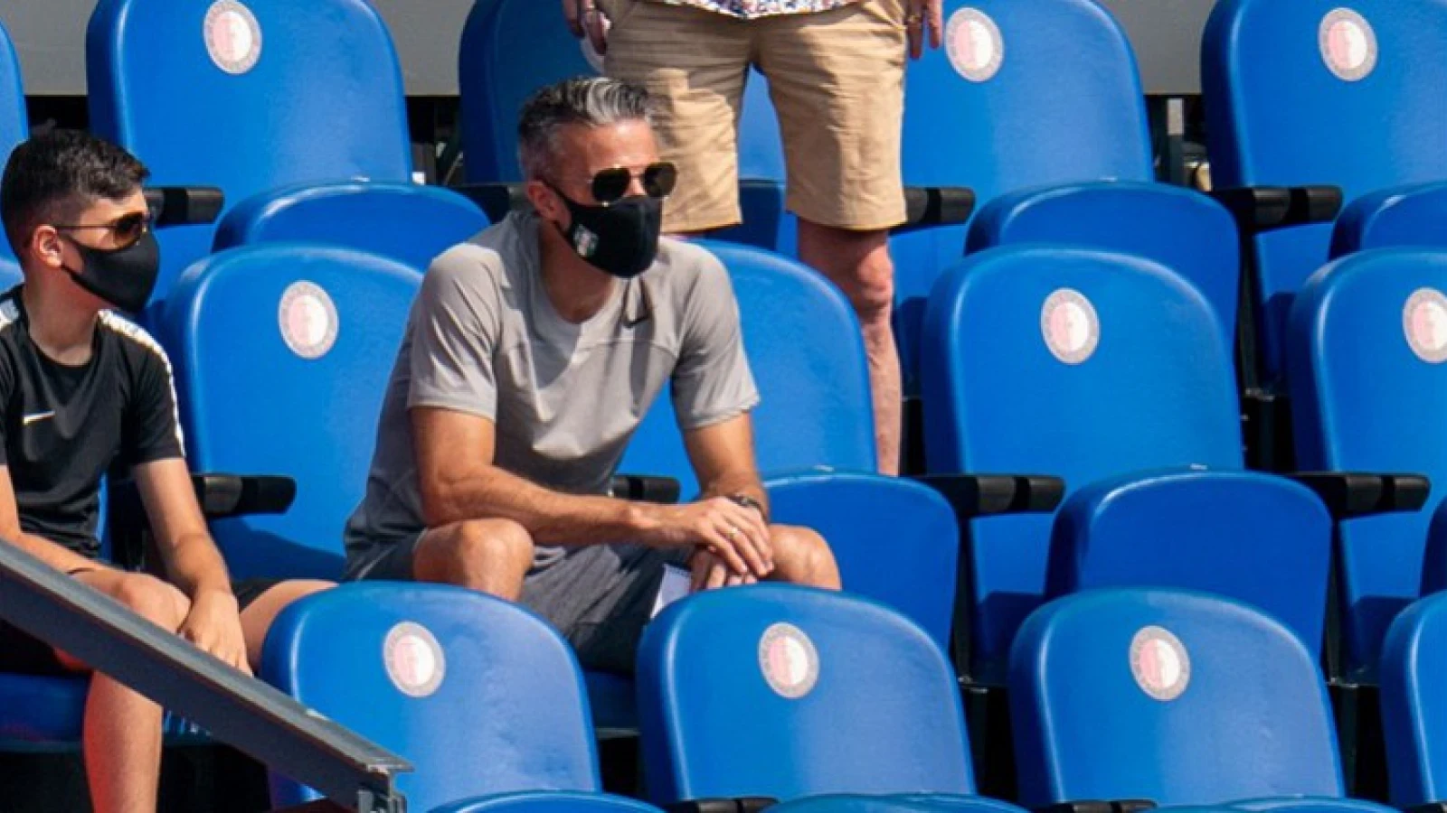 Van Persie dacht na over terugkeer in het profvoetbal