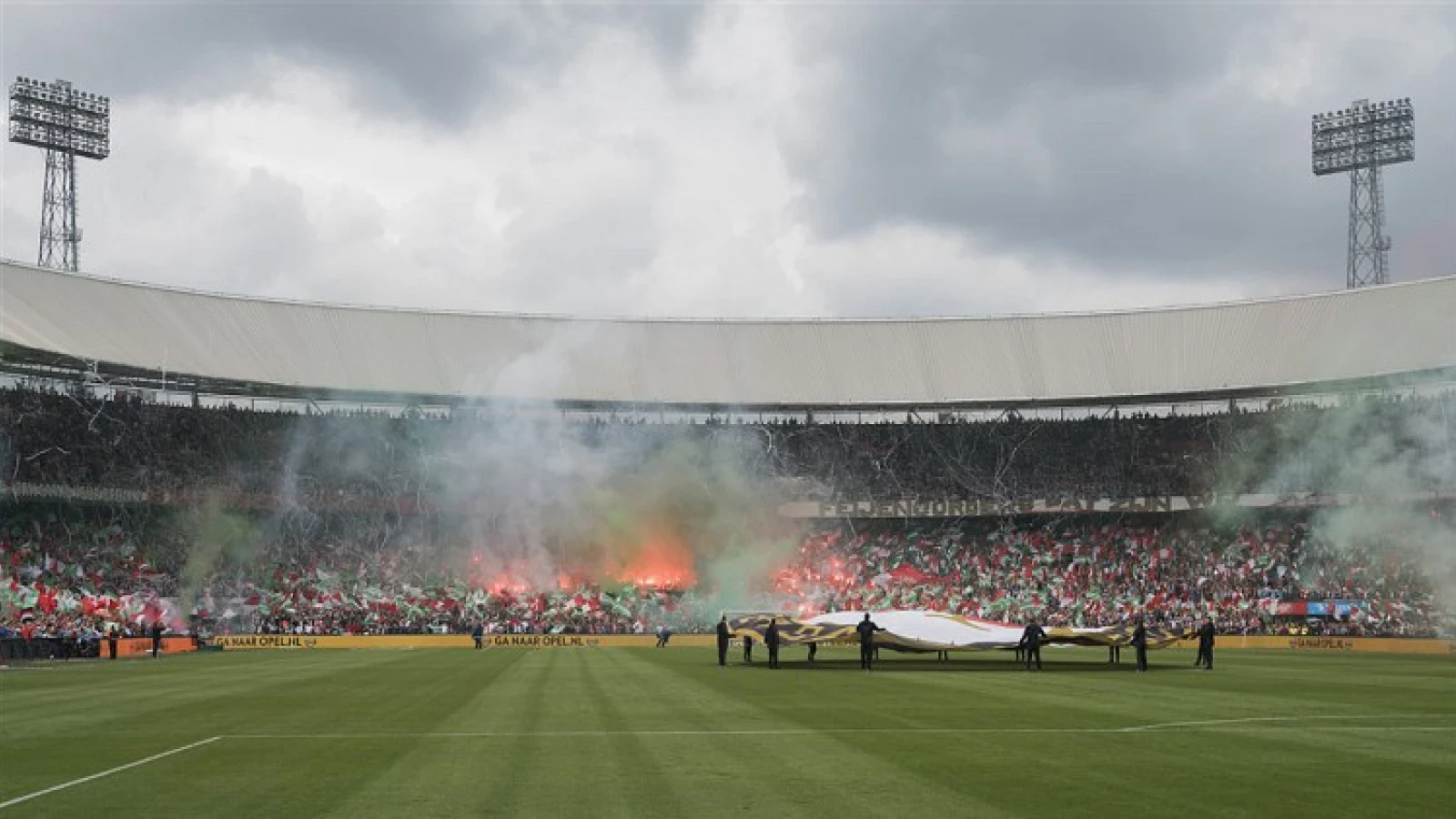 'Nederlandse voetbalstadions niet veilig genoeg, onderzoek start naar veiliger maken stadions'