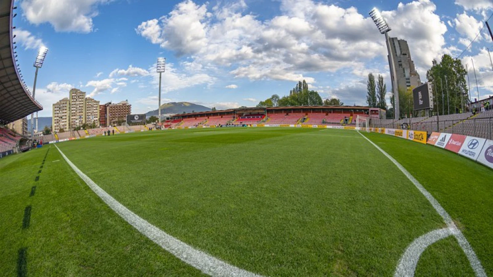 Nederlands Elftal met invaller Berghuis speelt in slecht duel gelijk tegen Bosnië en Herzegovina