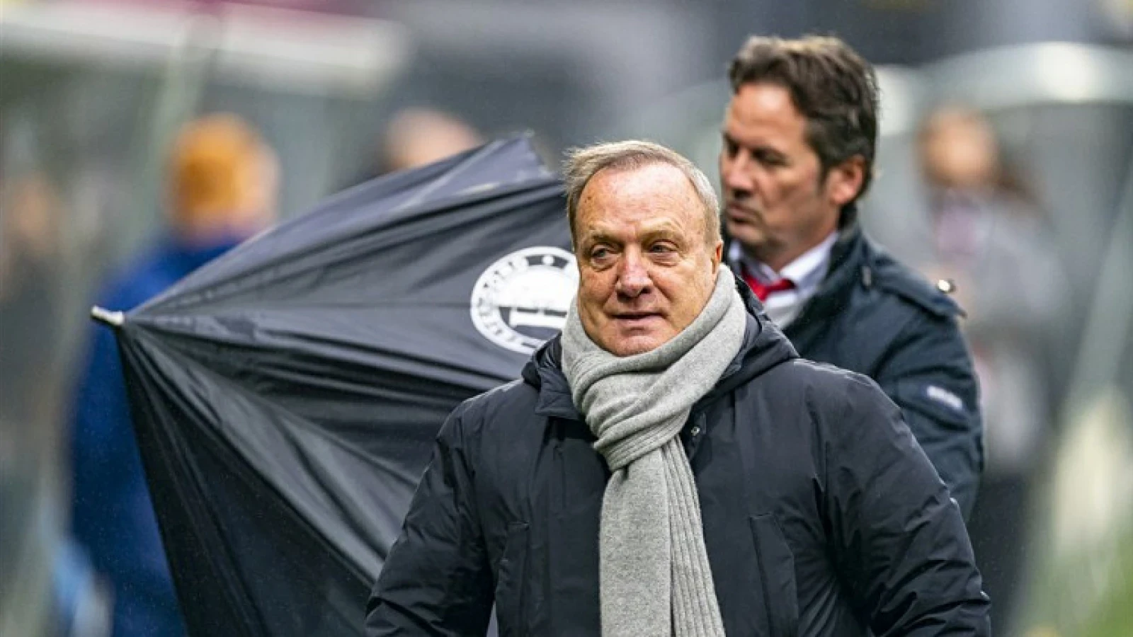 Advocaat over opstelling: 'Het moet zo zijn dat ik niet ga twijfelen, en ik twijfel nog steeds'