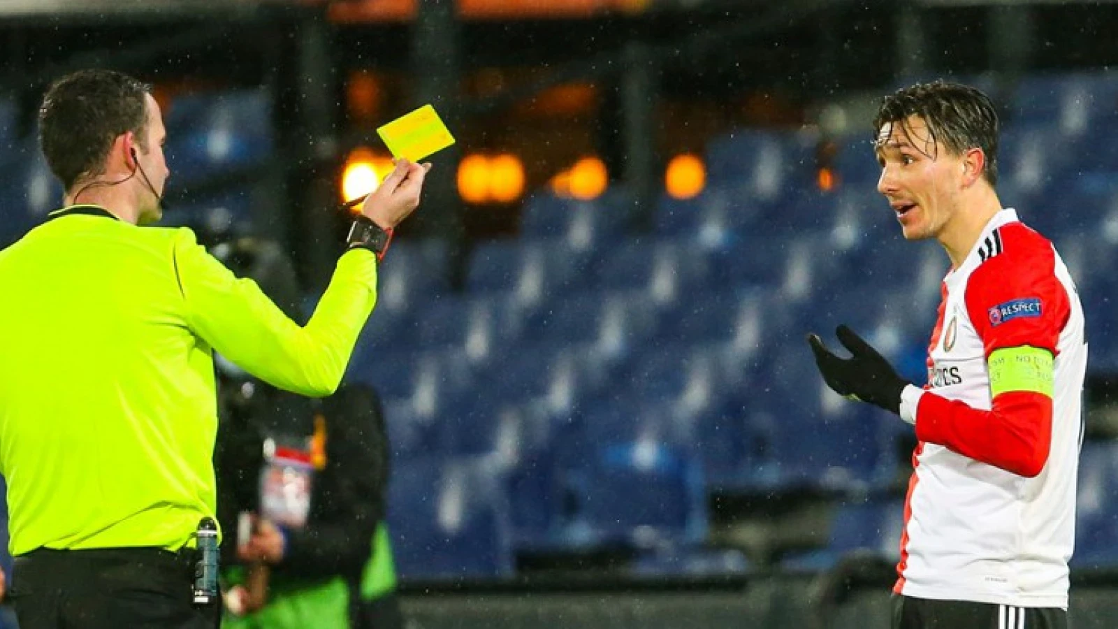 Van Hanegem kritisch: 'De andere spelers van Feyenoord lijken wel bang'