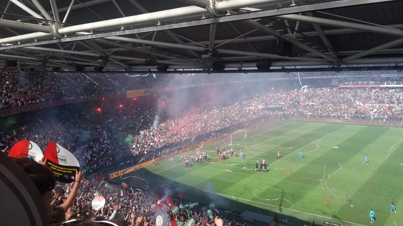 EREDIVISIE | AZ pakt volle buit tegen FC Twente