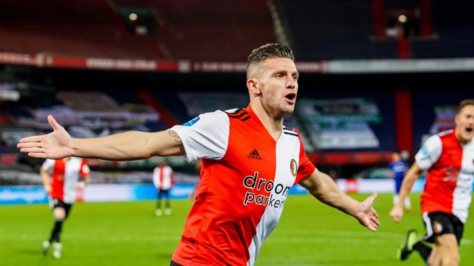 Goed Feyenoord wint door hattrick van Linssen van sc Heerenveen