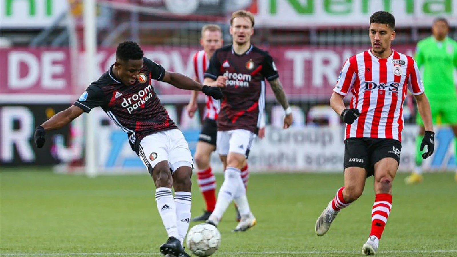 STAND | Feyenoord derde in competitie 