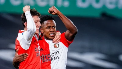 VIDEO | Argentijnse commentator gaat los om goal Feyenoord en zingt Hand in Hand