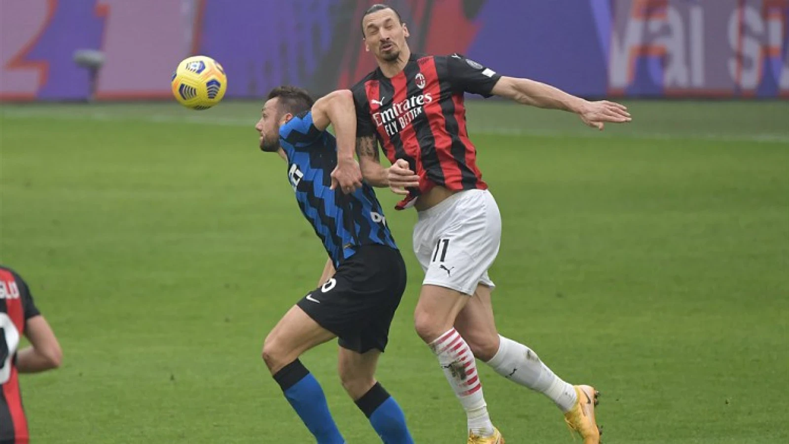 Oud-Feyenoorders | Strijdlustig duel tussen Stefan de Vrij en Zlatan Ibrahimović 