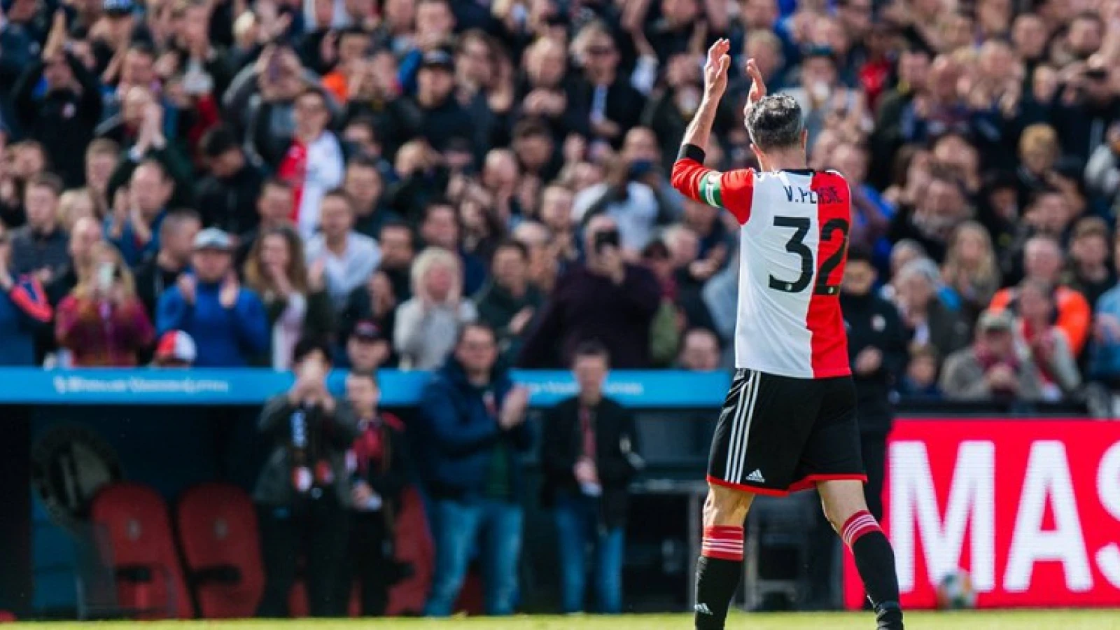 Van Persie: 'Hij is bij Feyenoord in deze tijd een clublegende aan het worden'