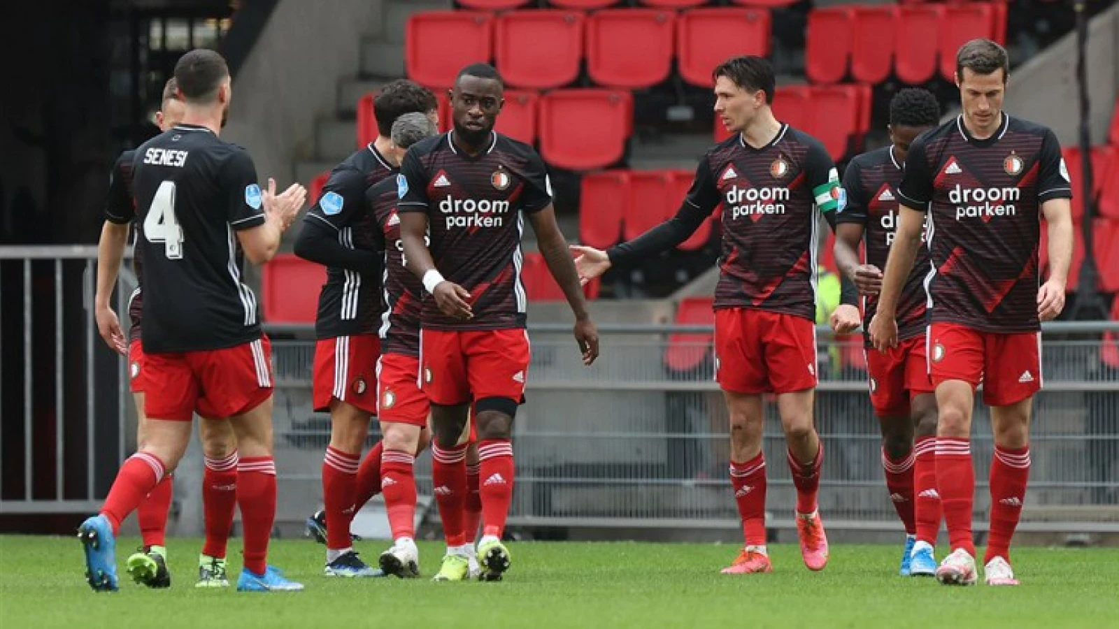 STAND | Feyenoord ziet Vitesse uitlopen