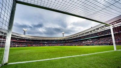 Derksen duidelijk: 'Die Feyenoordspelers moeten zich kapot schamen' 
