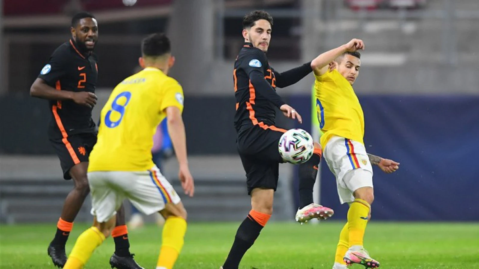 Jong Oranje opent EK met gelijkspel en bijt zich stuk op Roemeense verdediging