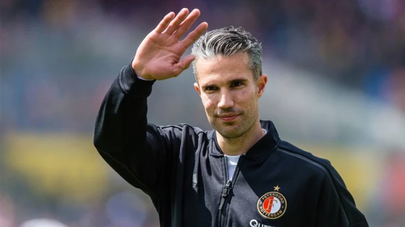 OFFICIEEL | Robin van Persie officieel in dienst bij Feyenoord