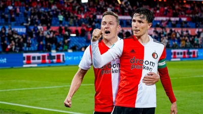 Feyenoord wint gemakkelijk van Sparta en plaatst zich voor finale play-offs