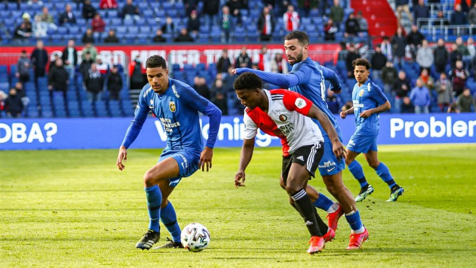 'Feyenoord is een mooie club maar zolang ze zich niet melden hoef ik er ook niet over na te denken'