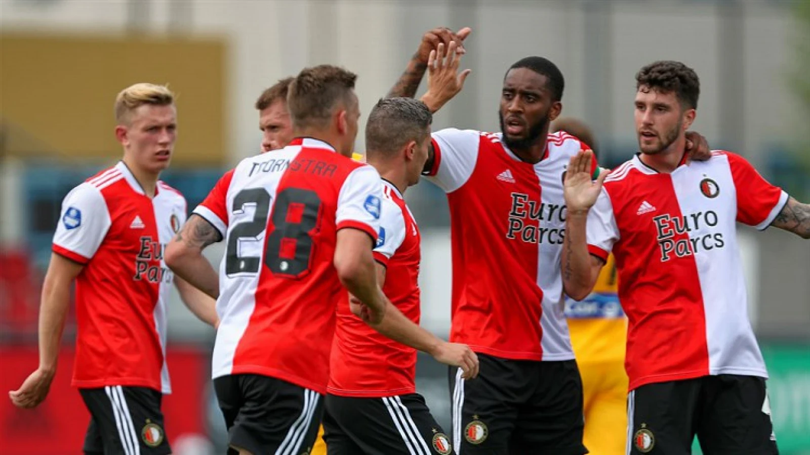 Feyenoord wint knap oefenwedstrijd van AEK Athene