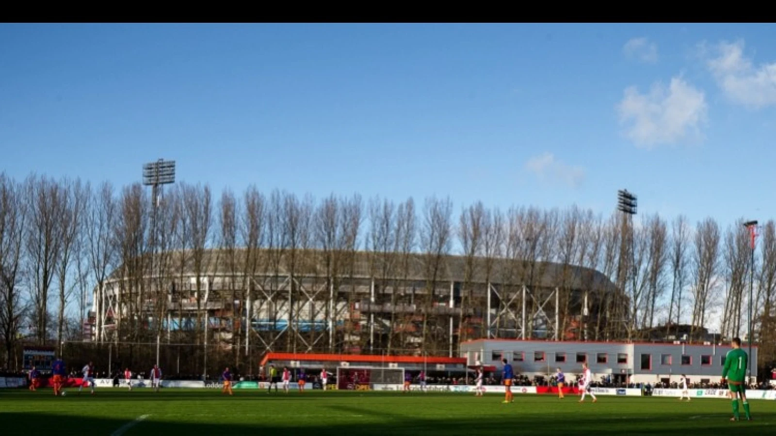 Update: 'Feyenoord krijgt concurrentie om verdediger van Ajax'