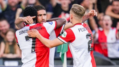 Feyenoord plaatst zich voor play-offs Conference League na overtuigende overwinning op FC Luzern
