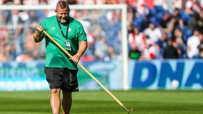 Beltman legt uit: 'Het was net even een wedstrijd te veel voor het veld'