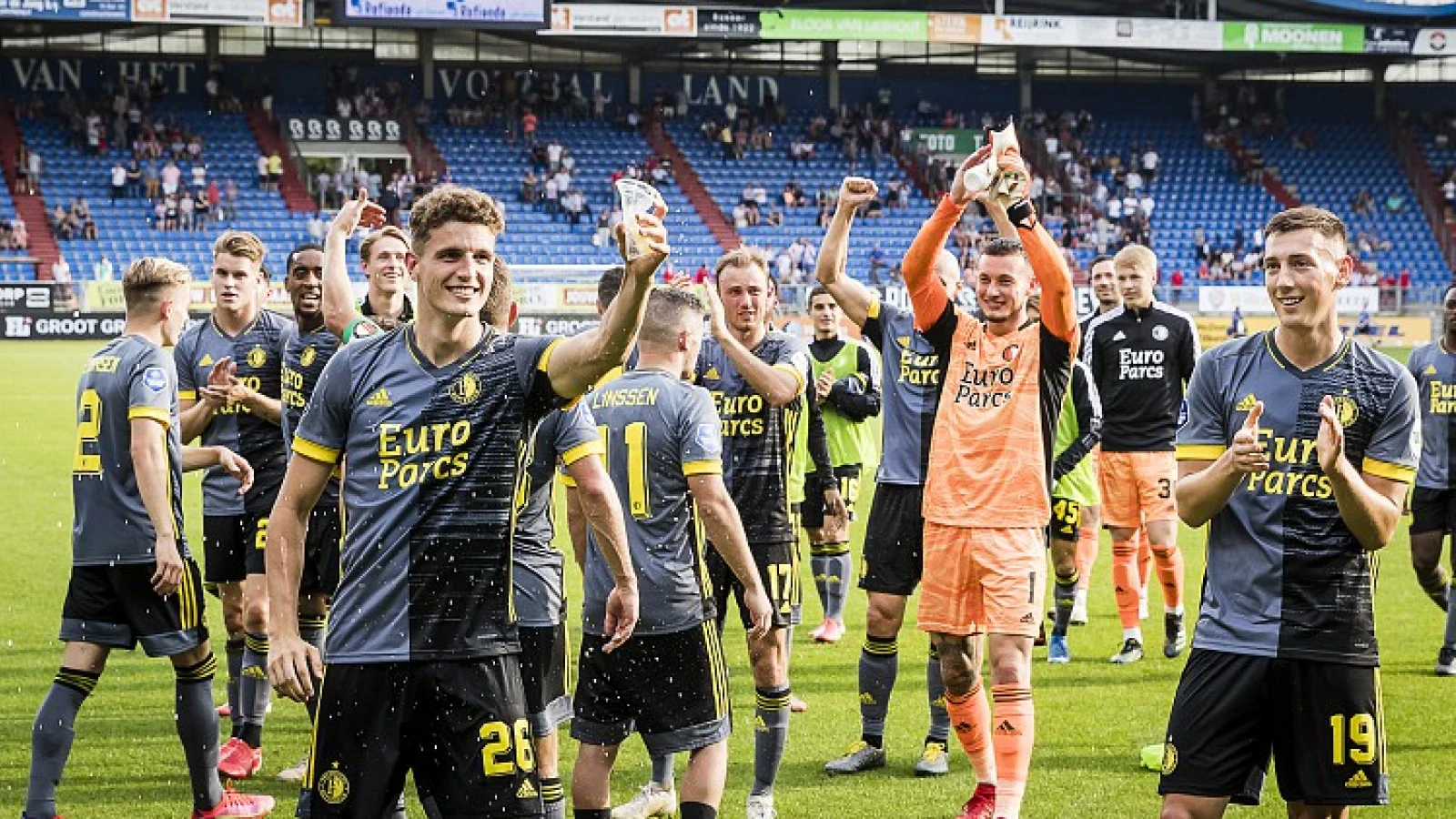 'Iedereen denkt PSV maar ik denk dat Feyenoord een punt meeneemt'