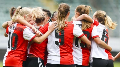 Feyenoord Vrouwen 1 winnen met ruime cijfers van Ajax Vrouwen 1