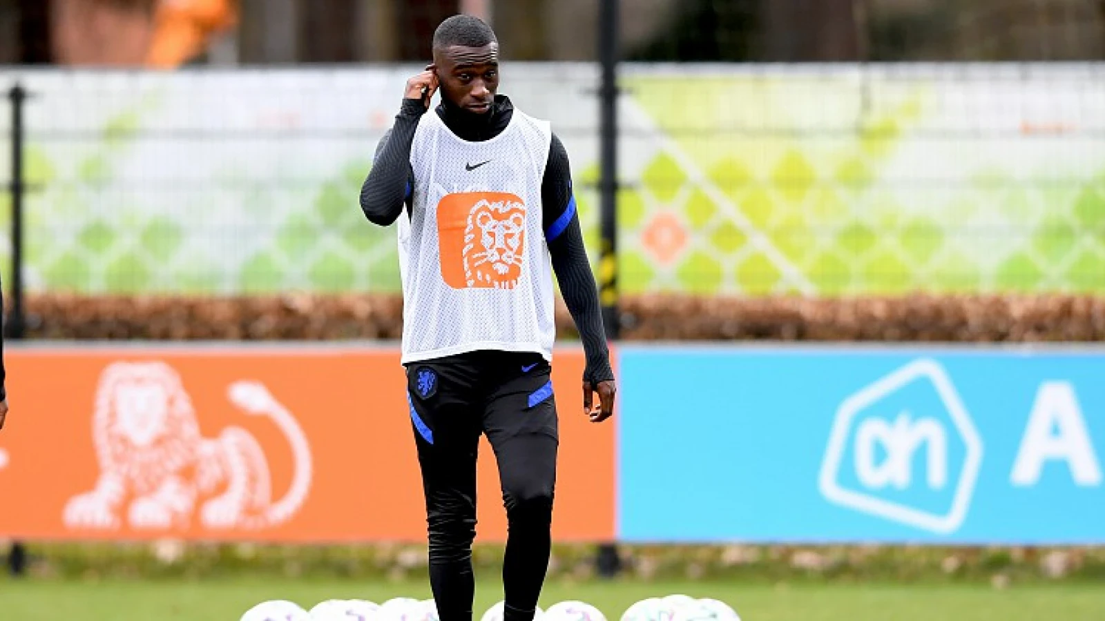 Geertruida start op de bank bij Jong Oranje