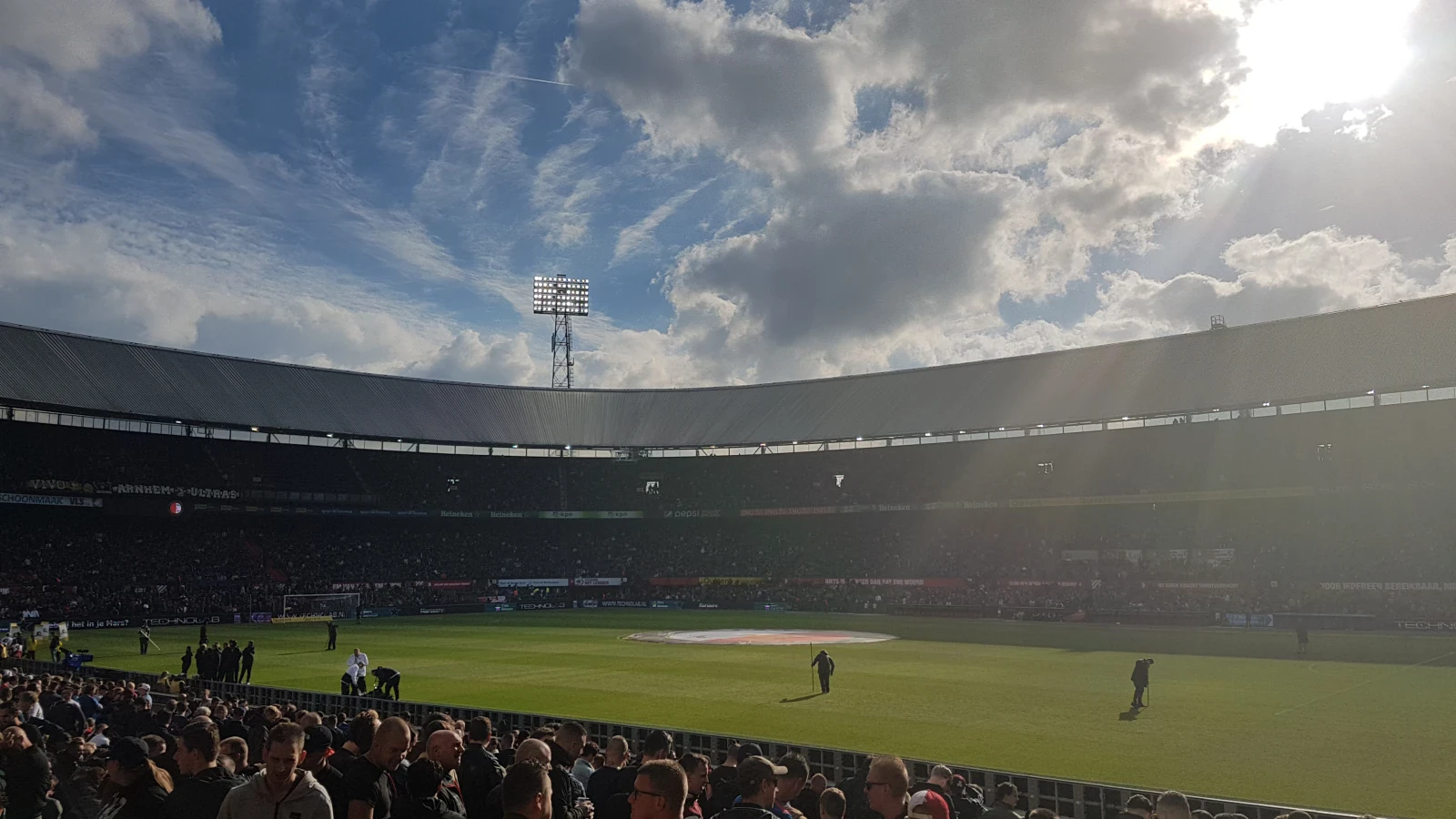 Nog één keer naar Feyenoord: laatste wens ernstig zieke Feyenoord-supporter vervuld