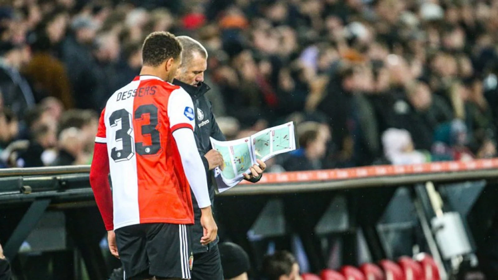 Cyriel Dessers wederom goudhaantje voor Feyenoord bij winst tegen AZ