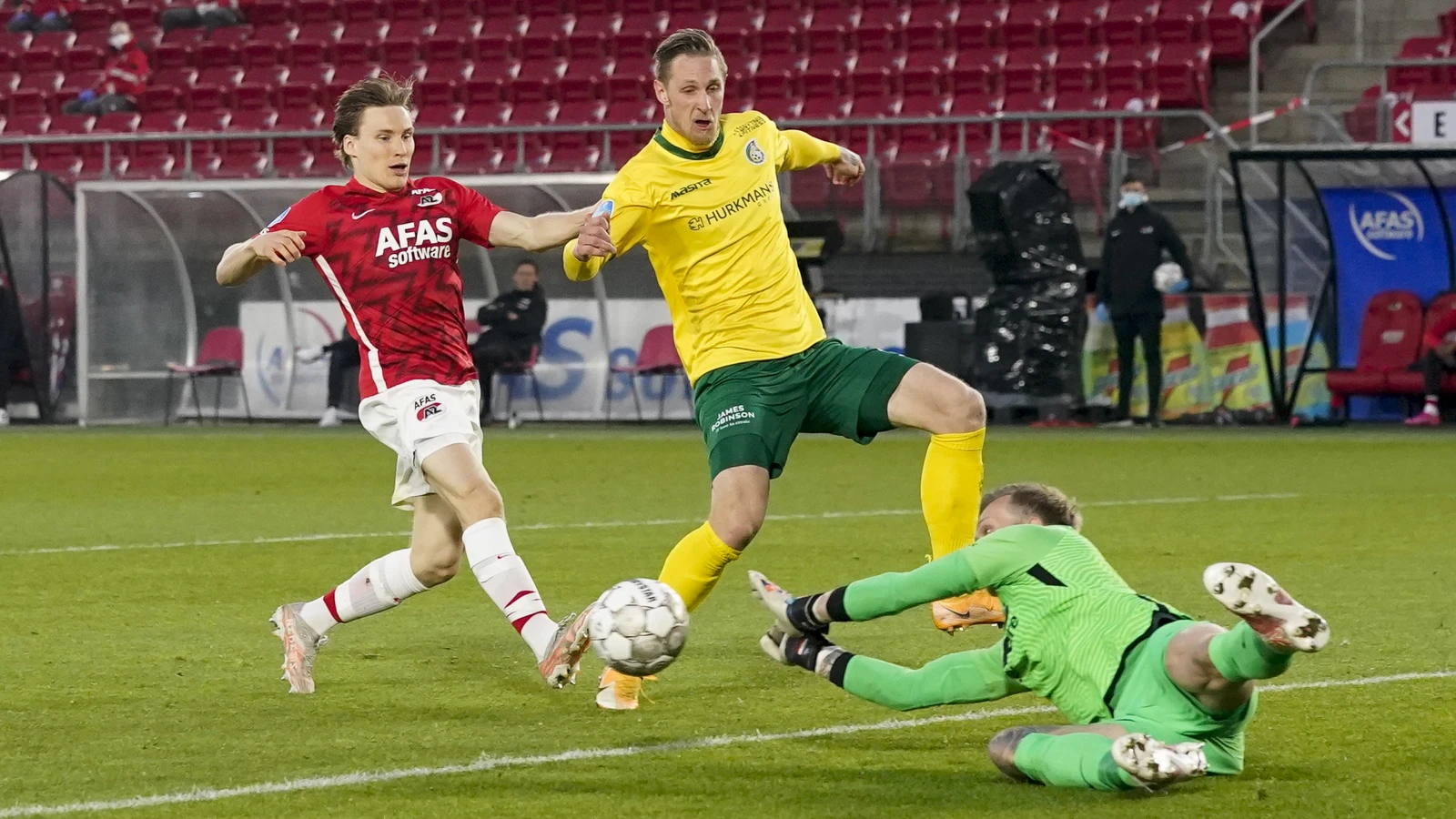 EREDIVISIE | AZ houdt de punten in eigen huis en Ajax wint gemakkelijk van Willem II