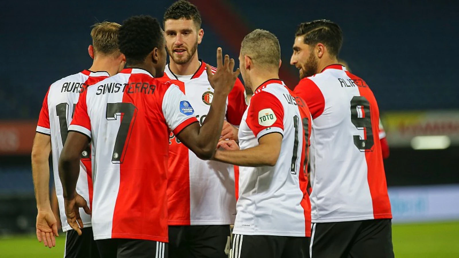 STAND | Feyenoord tweede na makkelijke overwinning
