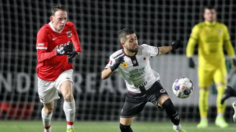 VIDEO | Marouan Azarkan neemt corner en maakt wereldgoal