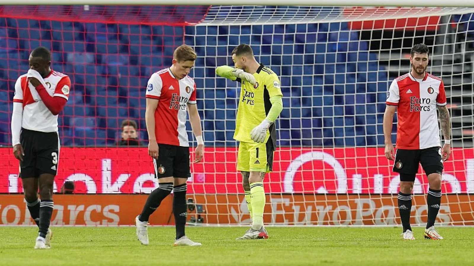 STAND | Feyenoord derde na nederlaag tegen Ajax