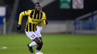 Bazoer bevestigt contact met Feyenoord: 'Meer dan dat is het eigenlijk niet'