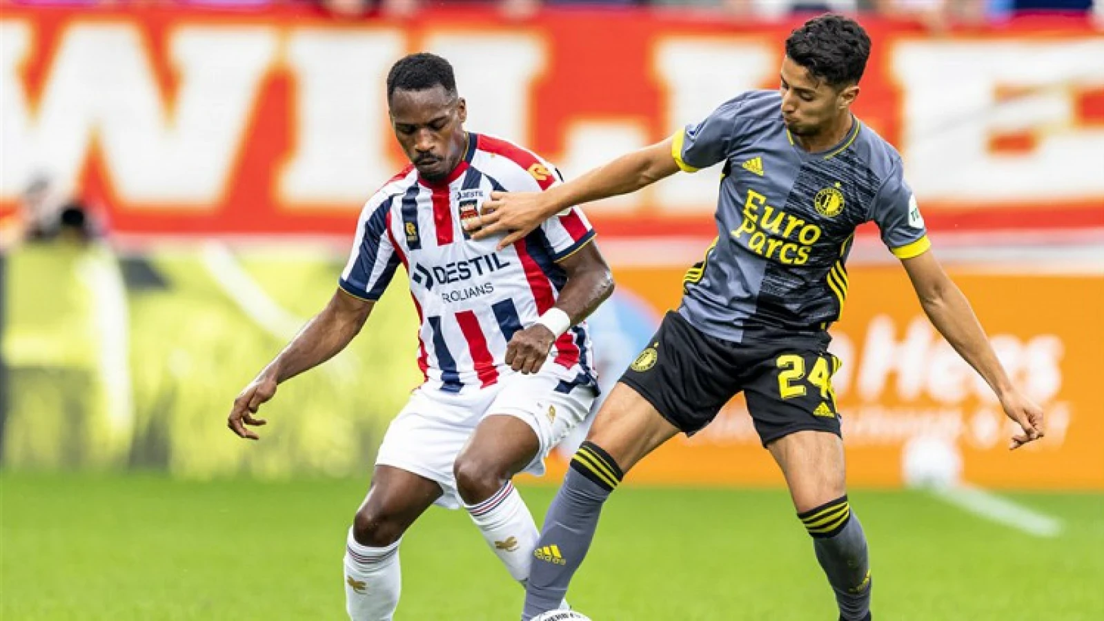 OFFICIEEL | Feyenoord verlengt contract Naoufal Bannis met één jaar