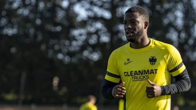 'Feyenoord mondeling akkoord met Bazoer over meerjarig contract'